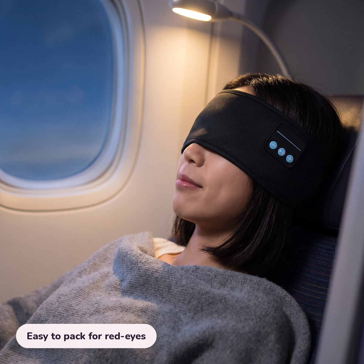 Snugglet Dreamband in use – Easy to pack for red-eyes