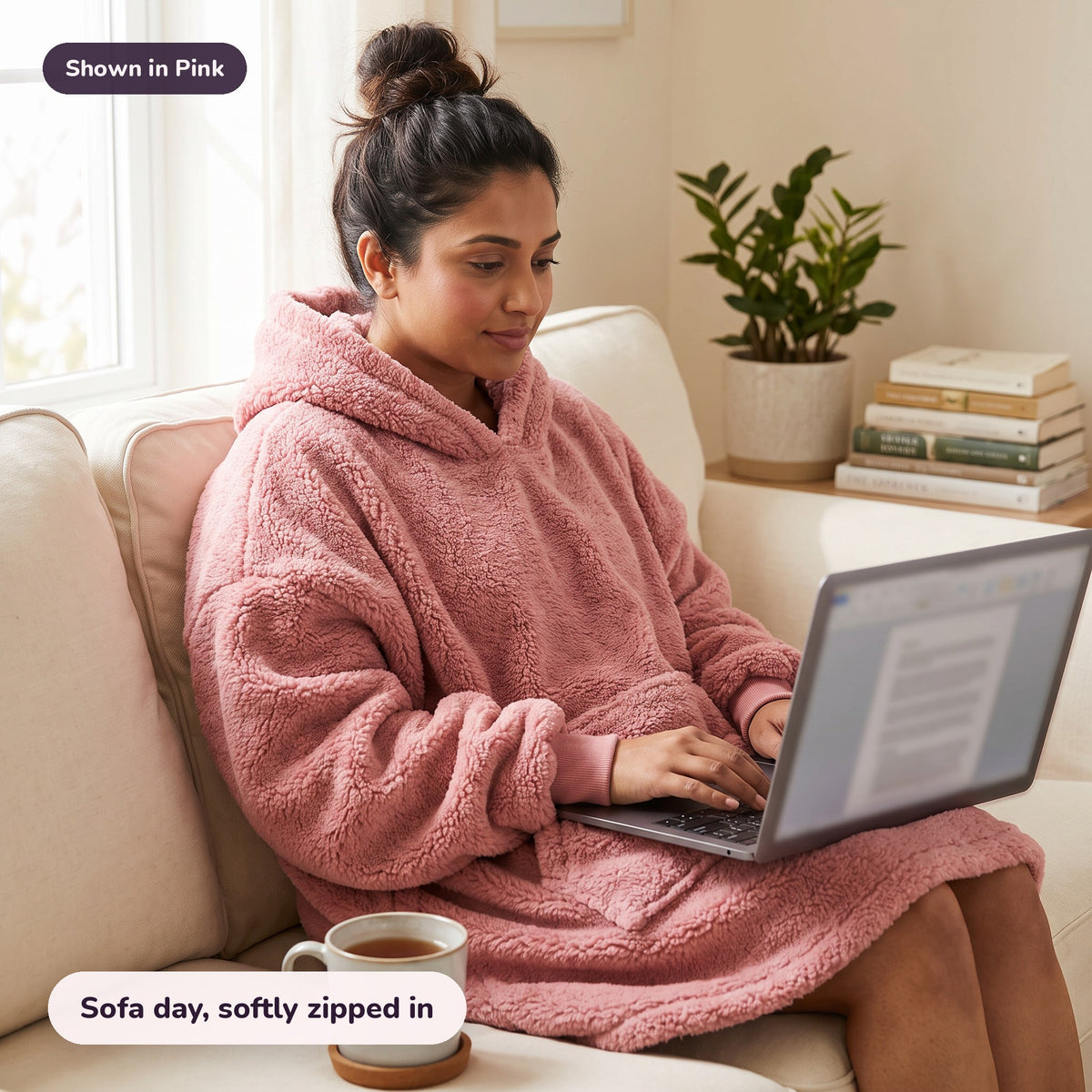 Snugglet Hug Hoodie in Pink: Sofa day, softly zipped in
