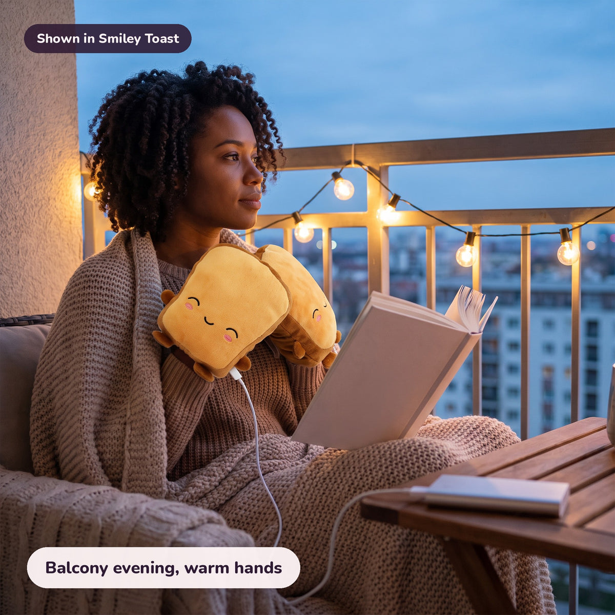 Snugglet Toast Mitts in Smiley Toast: Balcony evening, warm hands