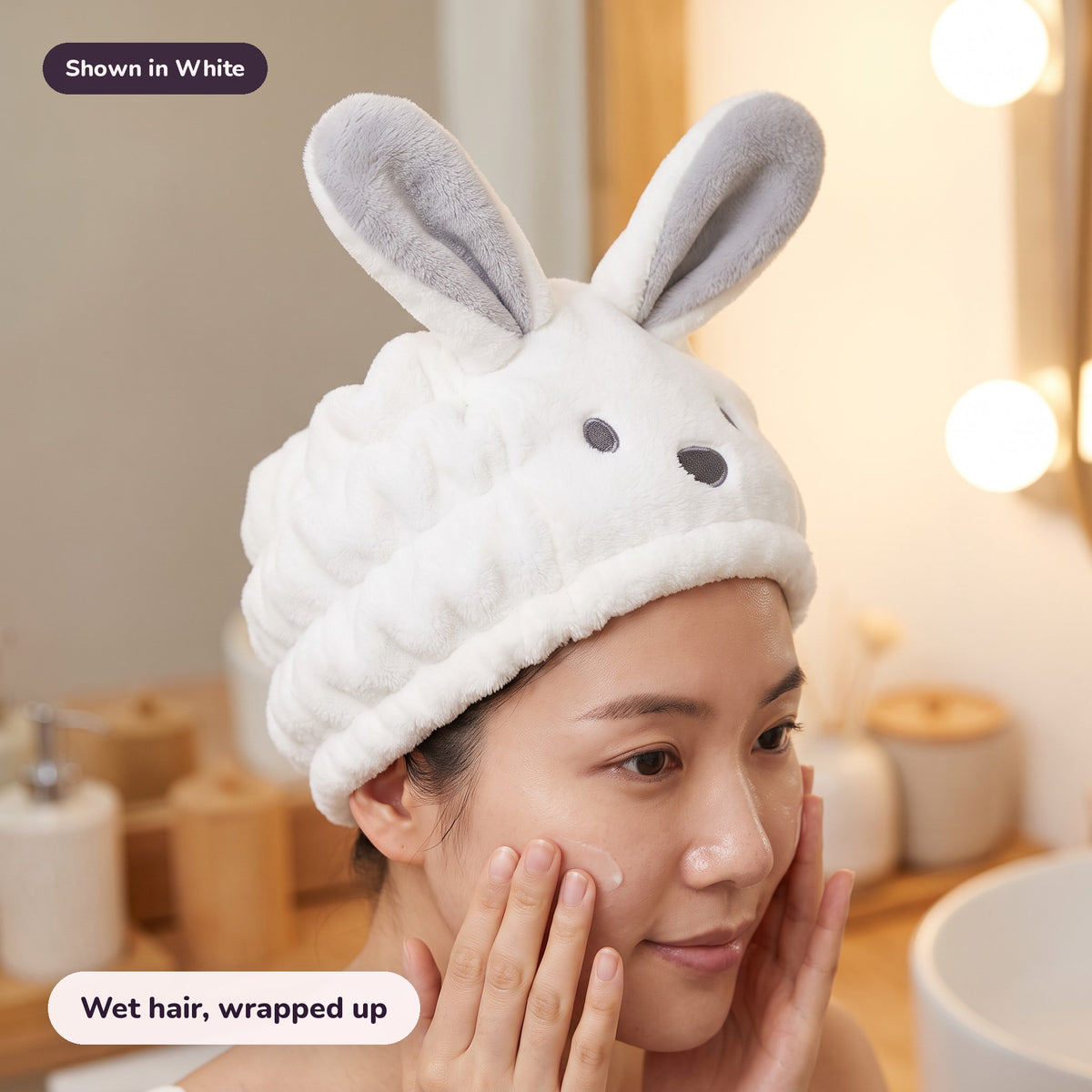 Snugglet Hair Hug in White: Wet hair, wrapped up