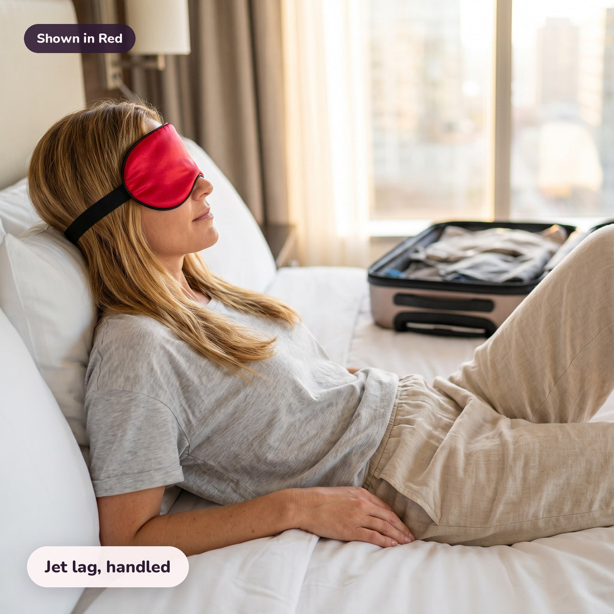 Snugglet Silky Mask in Red: Jet lag, handled
