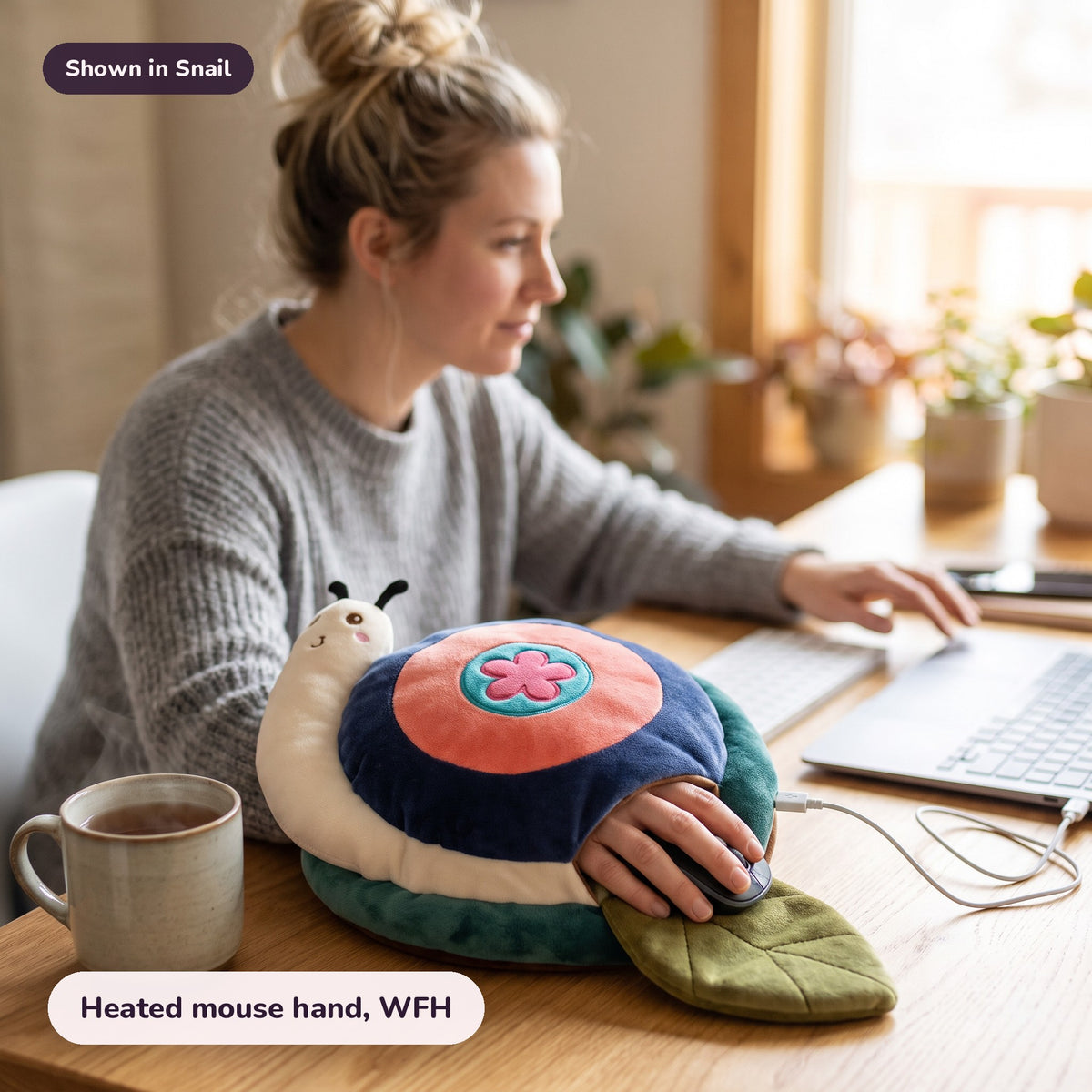 Snugglet Bug Muff in Snail: Heated mouse hand, WFH